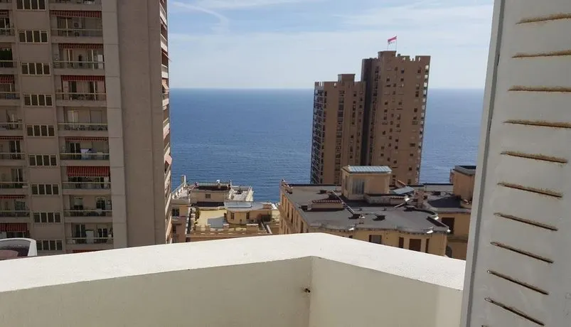 Sea view residence - Image 1