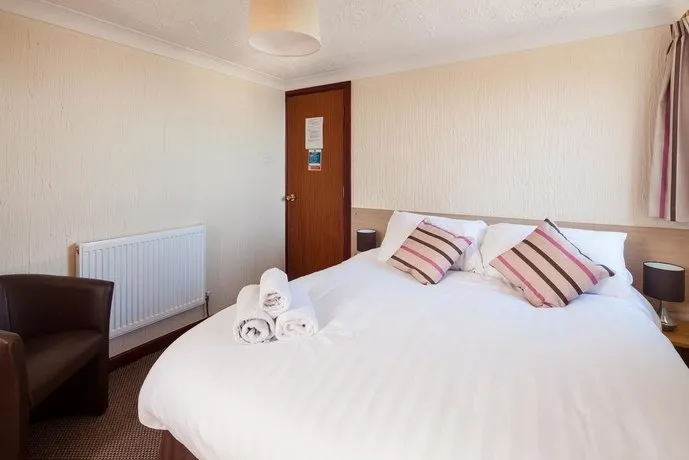 Seaview Hotel - Image 1