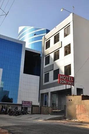 1 Br Guest House In Mahalaxmi Nagar Jaipur 5b37 By Guesthouser - Image 1