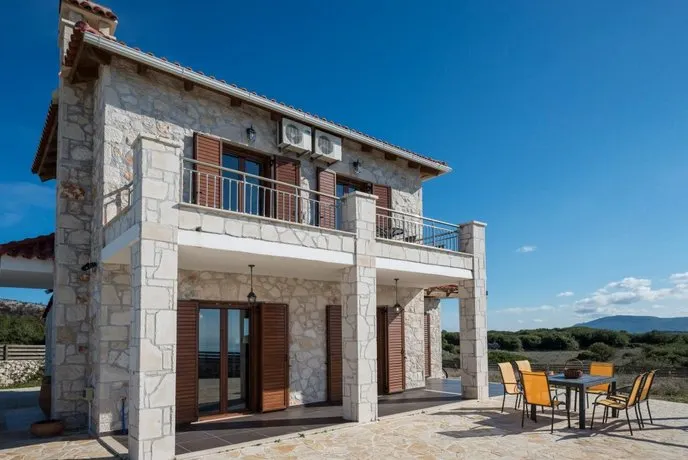 Villa Traditional 1 - Image 1