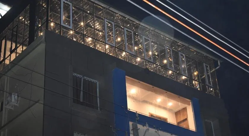 Hotel Sapphire - Image 1
