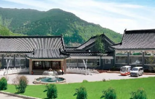 Friendship Hotel - Image 1