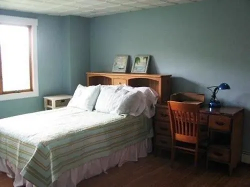 Old Silver Waterview Home - Image 1