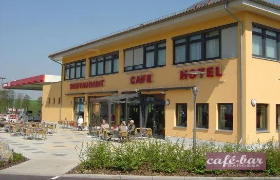Café-Bar Barossa Hotel - Image 1