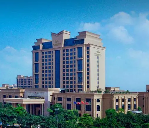 Grand Oriental Hotel - Image 1