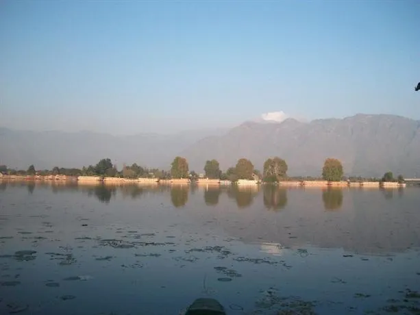New Lucky Kashmir Houseboats - Image 1