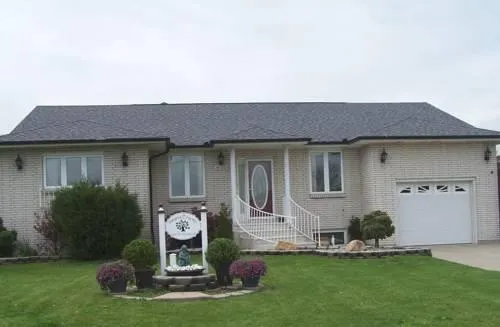 Appletown Bed and Breakfast - Image 1