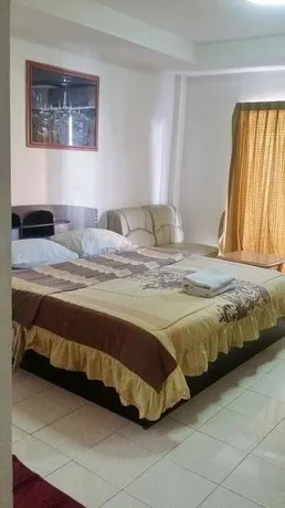 Malee Bar Apartment - Image 1