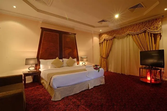 Al Hamra Palace Hotel & Suites - Image 1