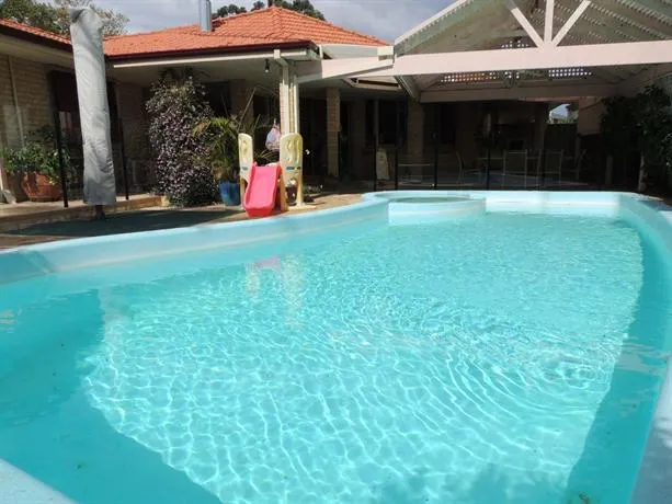 Grainger Bed & Breakfast - Image 1