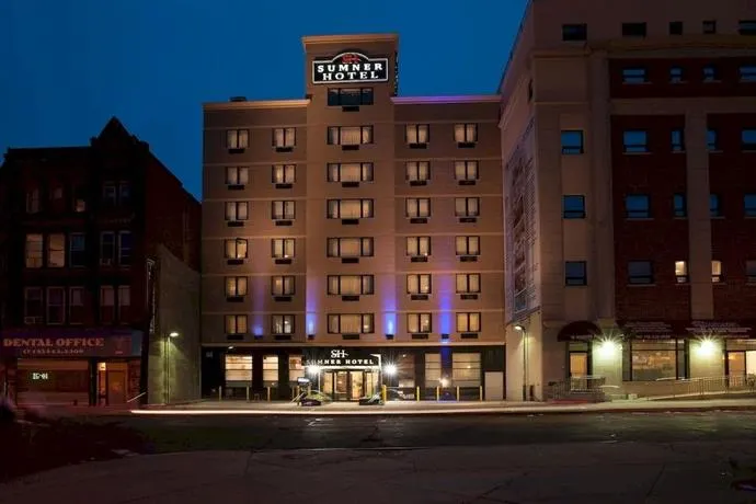 Sumner Hotel - Image 1