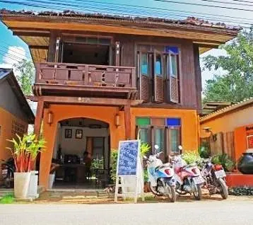 Baan Pai Roong Boutique Guesthouse - Image 1