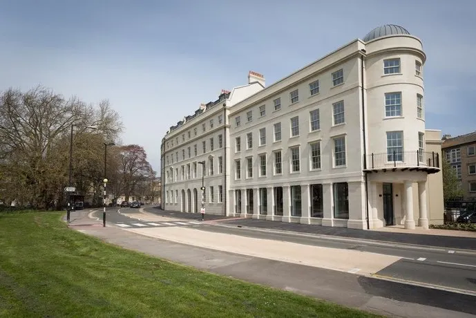 Green Park House Accommodation - Image 1