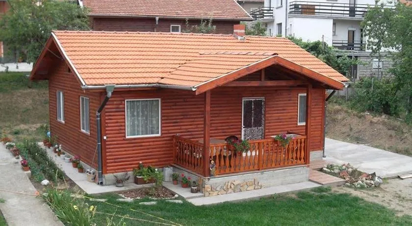 Tarpovi Guest House - Image 1