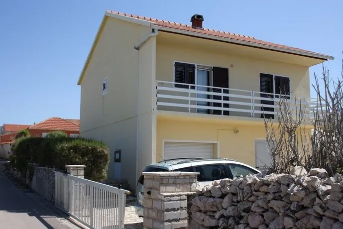 Kuca za odmor LAURA - Image 1