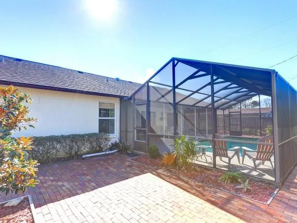 Circle Drive Home by Vacation Rental Pros - Image 1