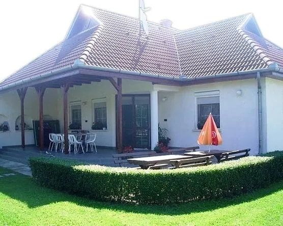 Nemeti Apartmanhaz - Image 1