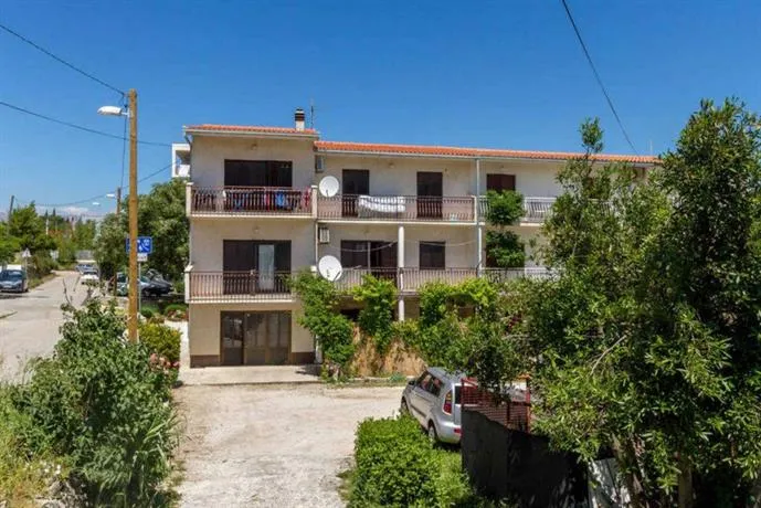 Marasovic - Roko & Lea Apartments - Image 1