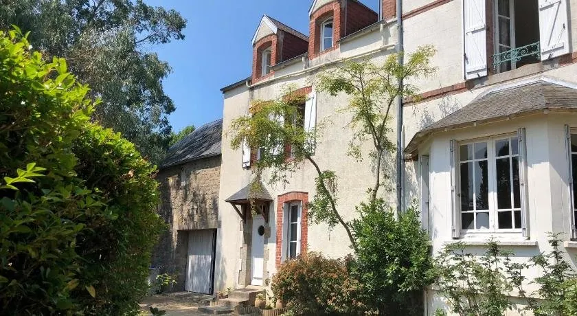 Le Vieux Manoir - Image 1