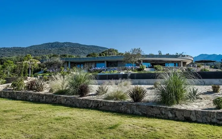 Casa Lou - Image 1
