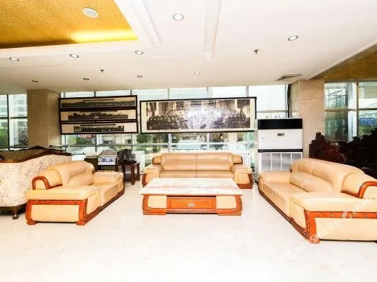 AMAZING INTERNATIONAL HOTEL - Image 1