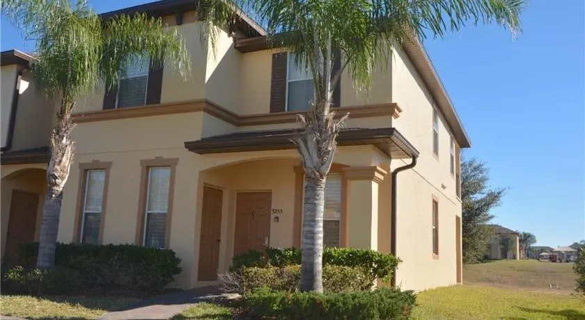 RedAwning Calabria Avenue Holiday home 2 - Image 1