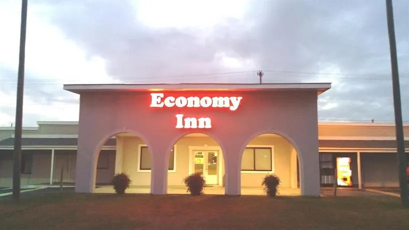 Economy Inn - Image 1