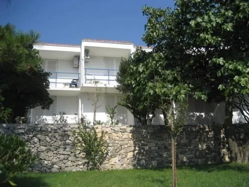 Adria Beach Guest House - Image 1