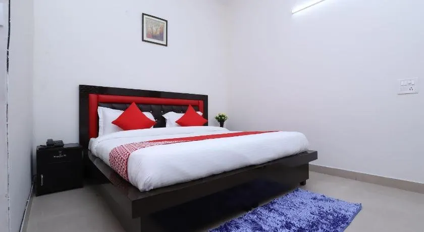 OYO 29871 Noida Dreamz 2 - Image 1
