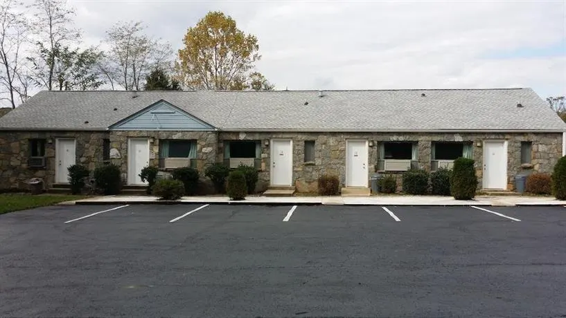 Rock Haven Terrace Motel - Image 1