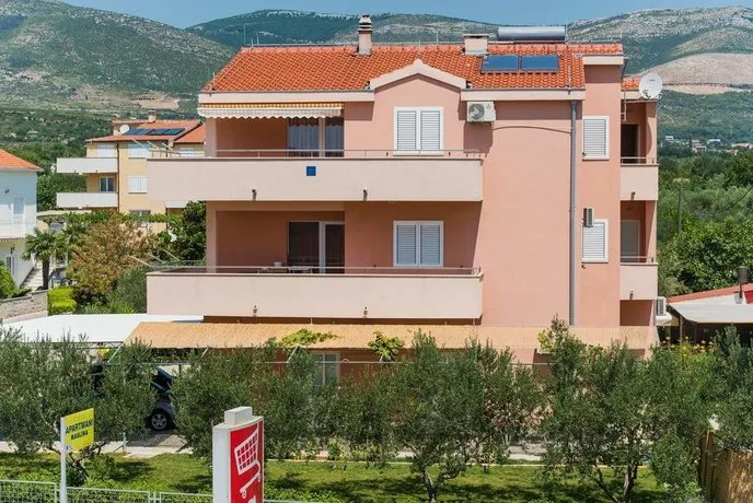 Maslina Kastel Stafilic - Image 1
