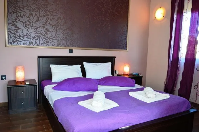 Arion & Amfitriti Luxury Villas - Image 1