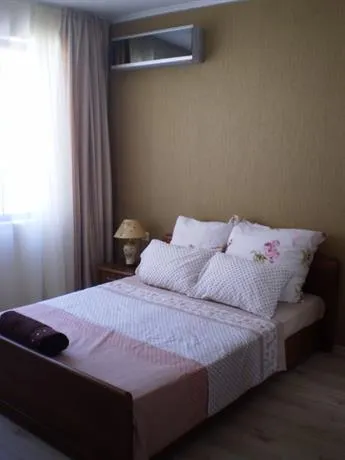 Ideal Apartments - Image 1