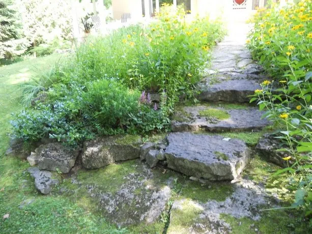 Maple Ridge Bed And Breakfast - Image 1