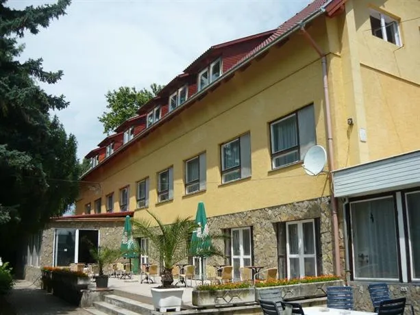 Hotel Kenese - Image 1