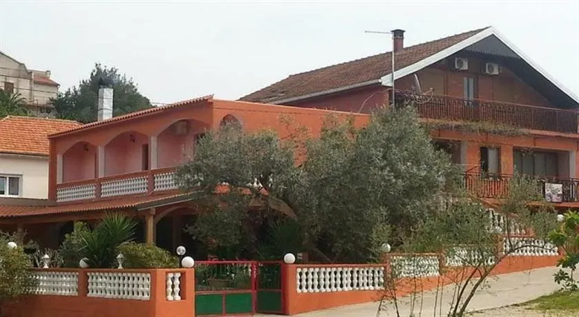 Guest House Bocac - Image 1