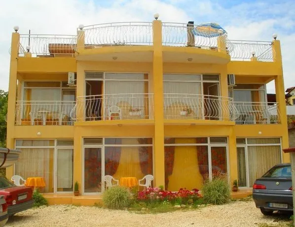 Family Hotel Liana - Image 1