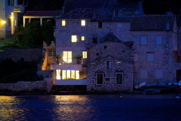 Holiday Home Fiora - Image 1