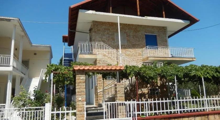 Noula Rooms - Image 1
