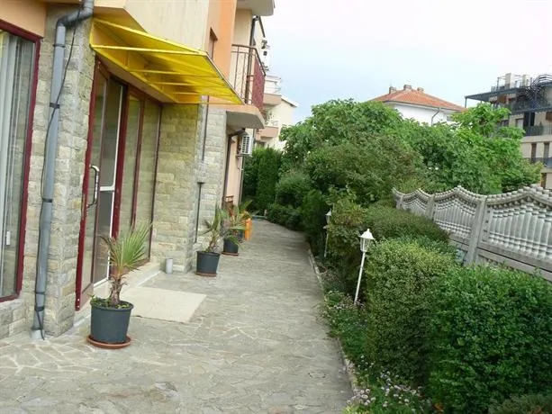Family Hotel Astra - Image 1