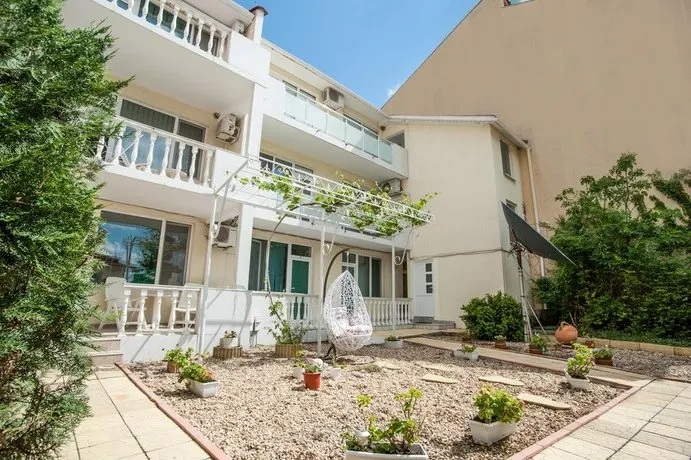 Guest House Desi - Image 1