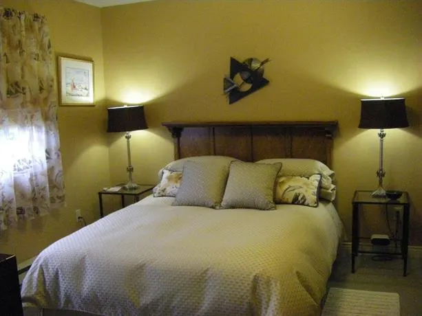 Coastal Waters Accommodations B&B - Image 1