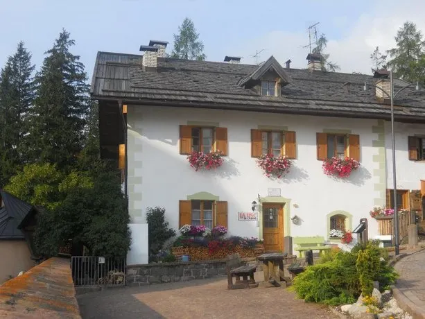 Achillea Bed & Breakfast - Image 1
