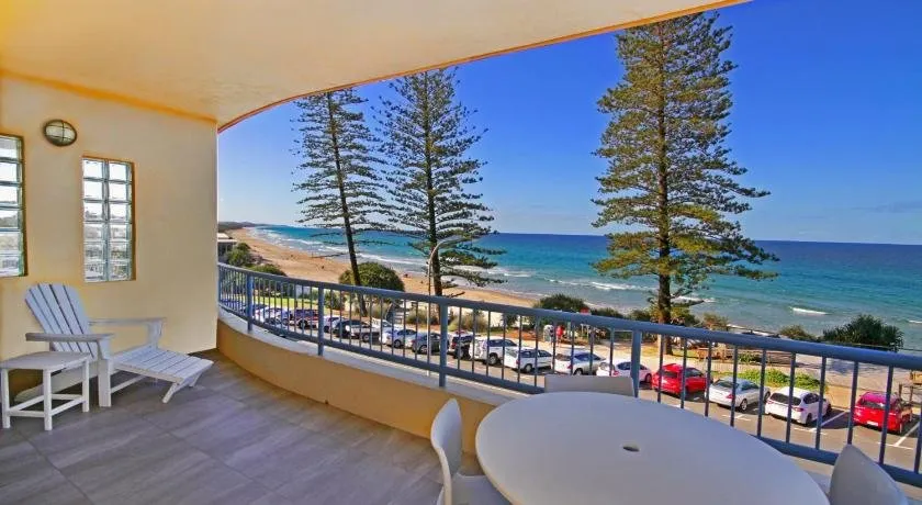 Coolum Baywatch Luxury Style Penthouse, Linen Included, WIFI, 500 Bond - Image 1