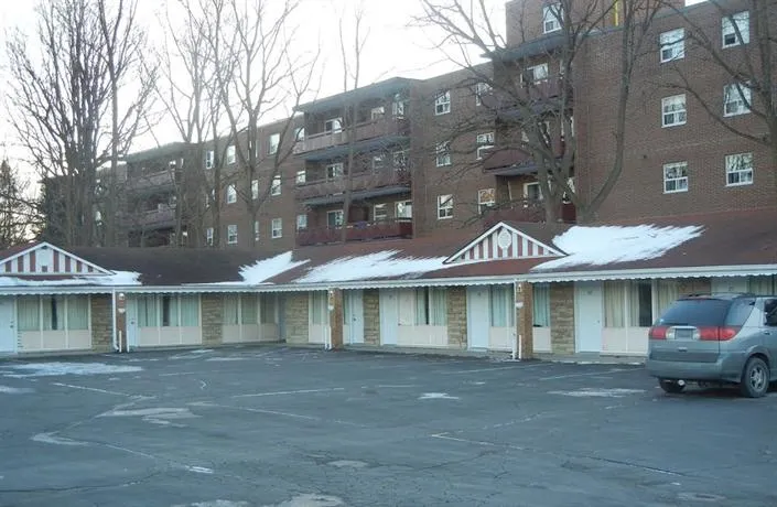 Sherwood Motel - Image 1