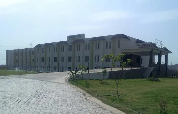 Komachi Hotel - Image 1
