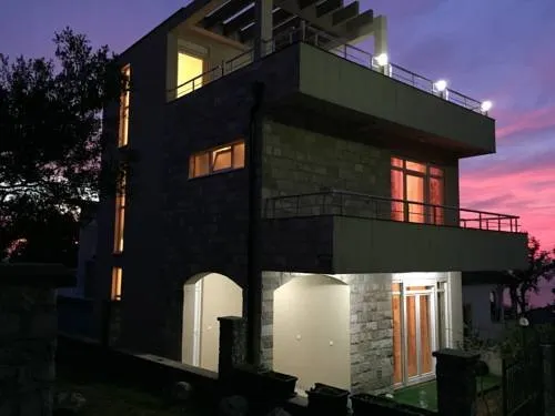 Villa Alisa - Image 1