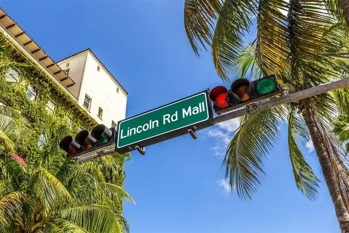 Mio Mare South Beach de Luxe by Alexandria - Image 1