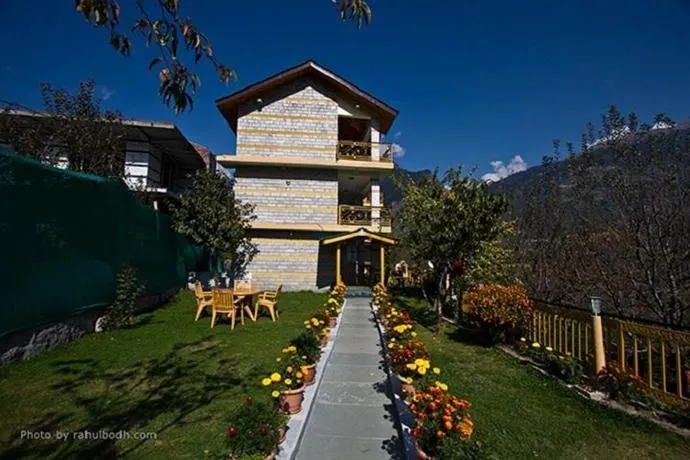 Golden Apple Cottage - Image 1