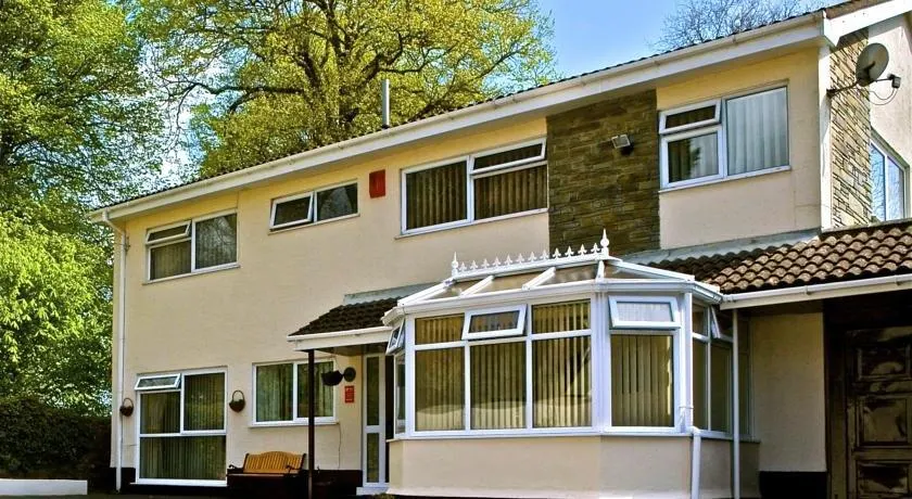 Flemishcourt Guest House - Image 1
